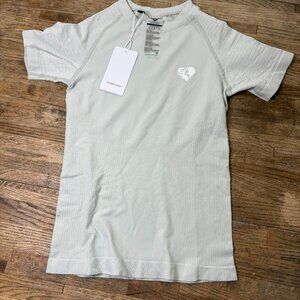 NWT: Women's Best Power Seamless grey workout shirt - Size S